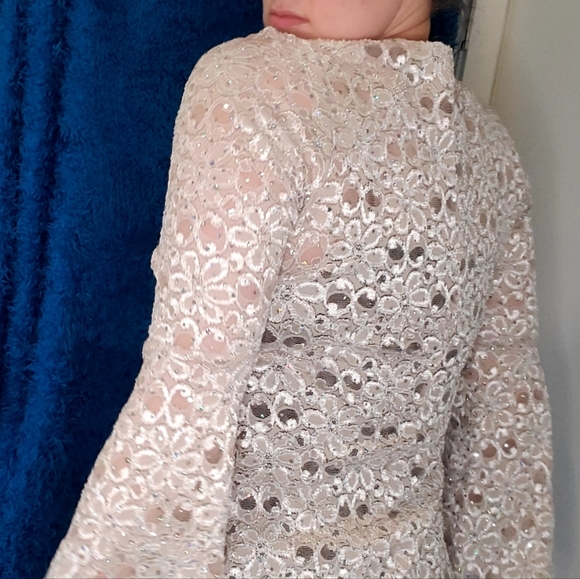 Beige Floral Lace Sequin Party Shirt with Belle Sleeves Sz. Lrg - Picture 11 of 11